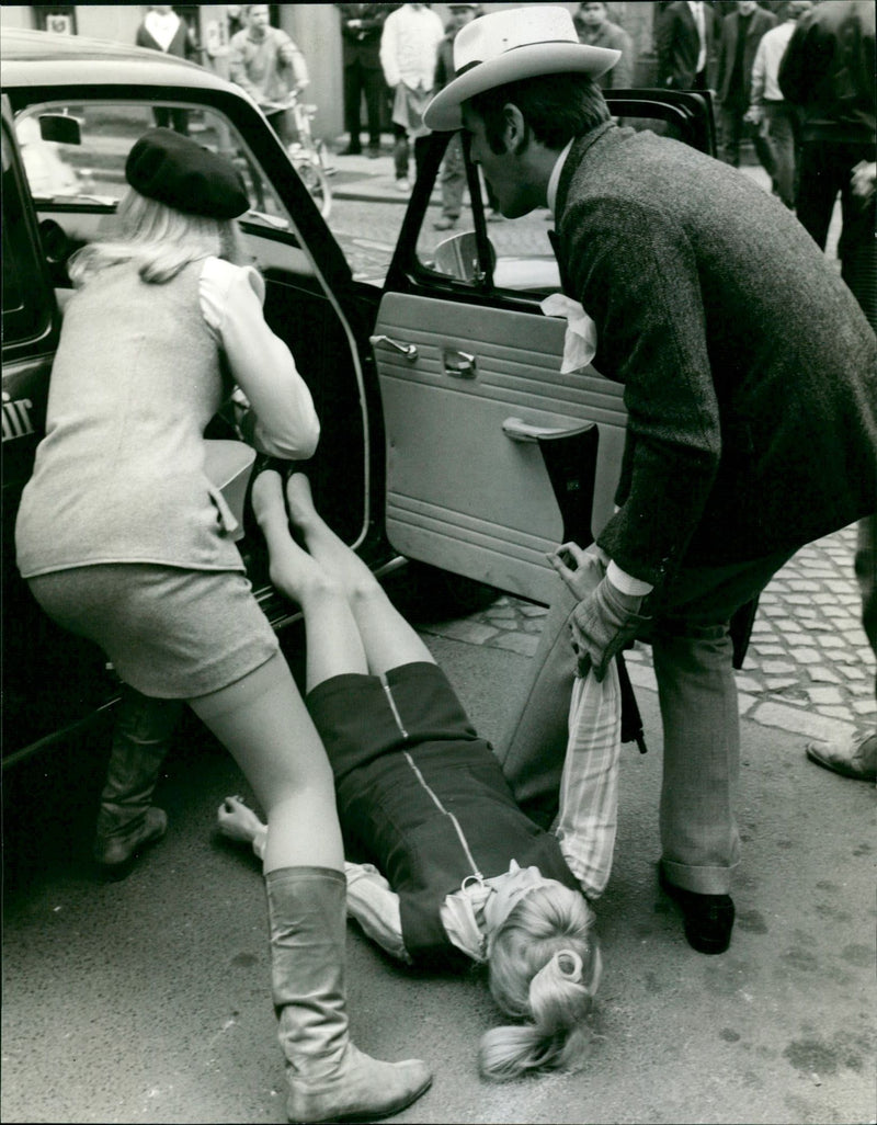 DEUR TAFER TRAIL SCRAP PES SCENE DLO HOPFULLY SOME FILM - Vintage Photograph