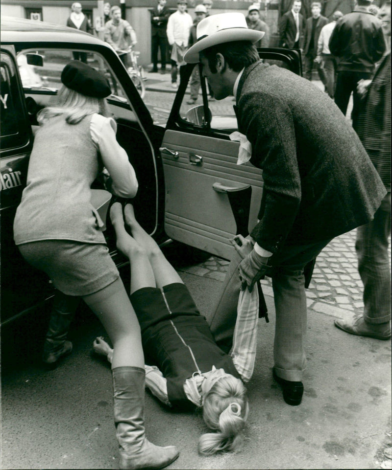 SCHROTTA SPUS TATER SPUR SCHROTT PRE FILM - Vintage Photograph