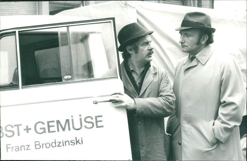 1981 GEMUSE FRANZ BRODZINSKI BAILIFF TRAUGOTT DIETER AUGUSTIN HAS FINALLY CAUGHT - Vintage Photograph