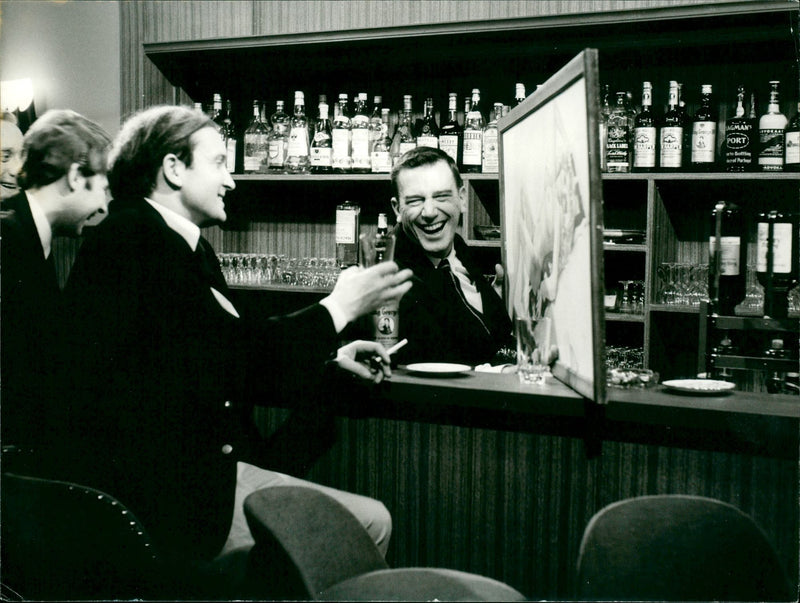 PUEBLO AFFARI COMMANDER BUCHER HELMUT LANGE AND LIEUTENANT HARRIS UDO - Vintage Photograph