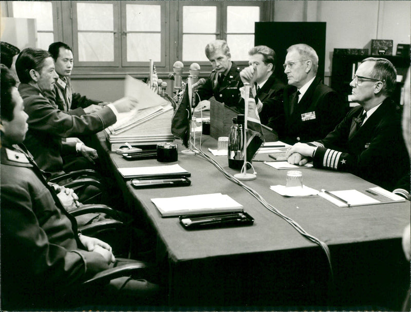 PUEBLO AFFARI AFTER HIGH MONTHS NEGOTIATIONS AMERIC JOHN - Vintage Photograph