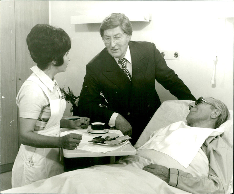 GEMUSE FRANZ BRODZINSKI BAILIFF TRAUGOTT DIETER AUGUSTIN HAS FINALLY CAUGHT - Vintage Photograph