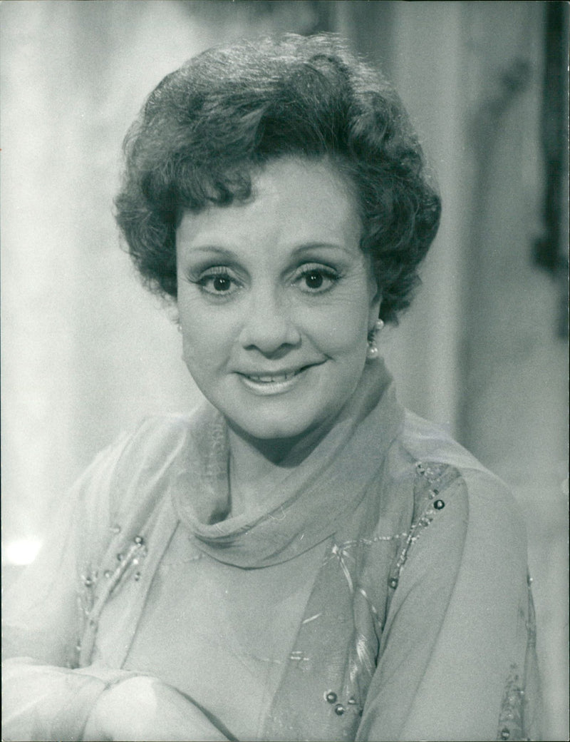 MUSE HARNSEK HER MUSIC WISH THROUGH FAIRYT ERIKA KOTH - Vintage Photograph