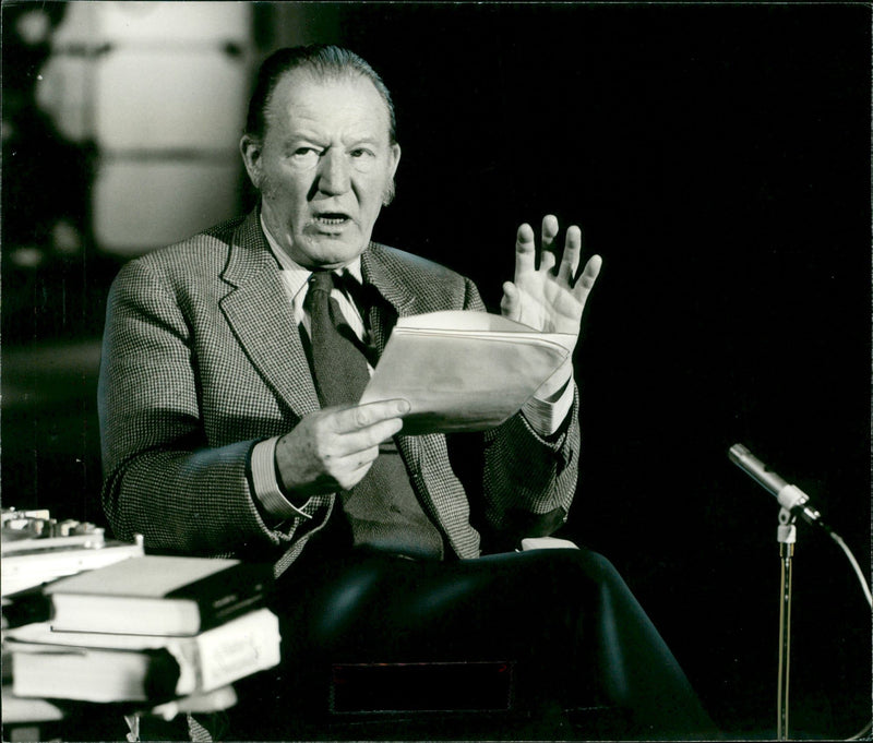 HARVEY BUCHER CAPTAIN PUEBLO HELMUT LANGE PUT BEFO NAVY PETER - Vintage Photograph