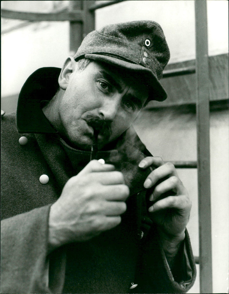 ELUNIDA SERGEANT SCHMID KARL MICHAEL VOGLER CONTINUE - Vintage Photograph