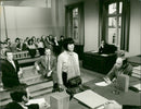 COURT MEETING BURGLARY MOVIE STAR BARBARA - Vintage Photograph