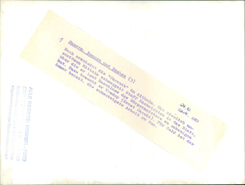 ZEITUN ERIKA SOUNDED PAST BERLIN PEOPLE BRIEJTI MURDER FREUIL - Vintage Photograph