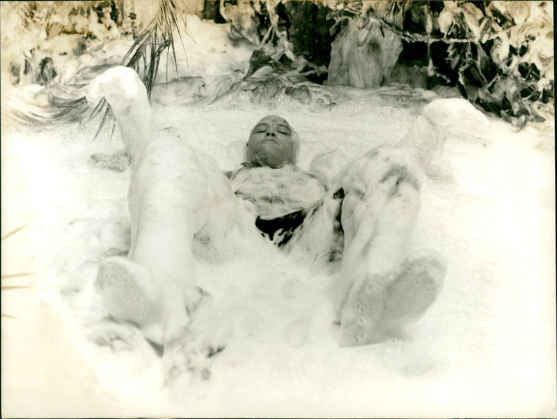 MARUD BLOOD SINGING MAXMOZBAD ZDE DUS EADE SACHERS WOLFGANG REICHMAN - Vintage Photograph
