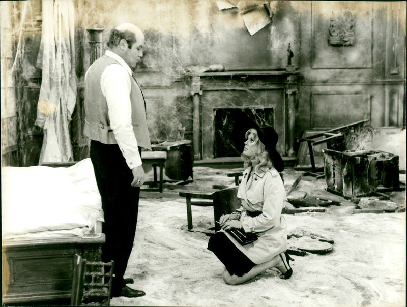 MARUD BLOOD ZDE SACHER WOLFGANG REICHMANN HAS COME DANE BEW WHICH - Vintage Photograph