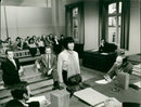 COURT MEETS BREACH MOVIE STAR BARBARA RUTTING STANDS FITNES - Vintage Photograph