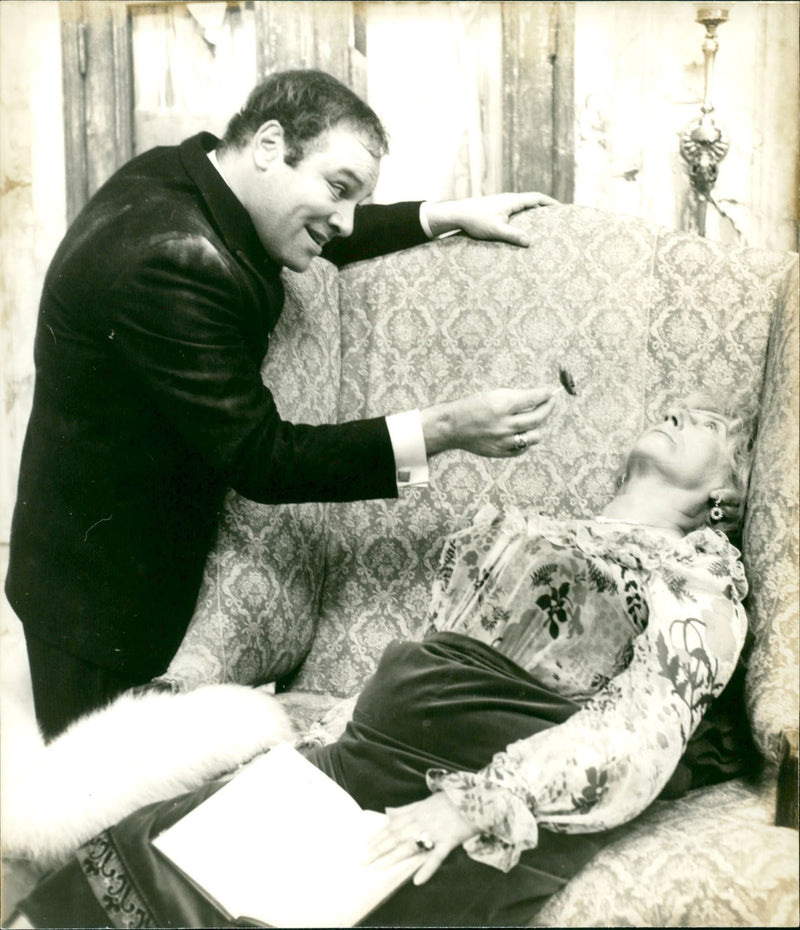 MARUD BLOOD SACHER WOLFGANG REICHMANN OLD WOMAN IRRAGARD RIESSEN WHO - Vintage Photograph