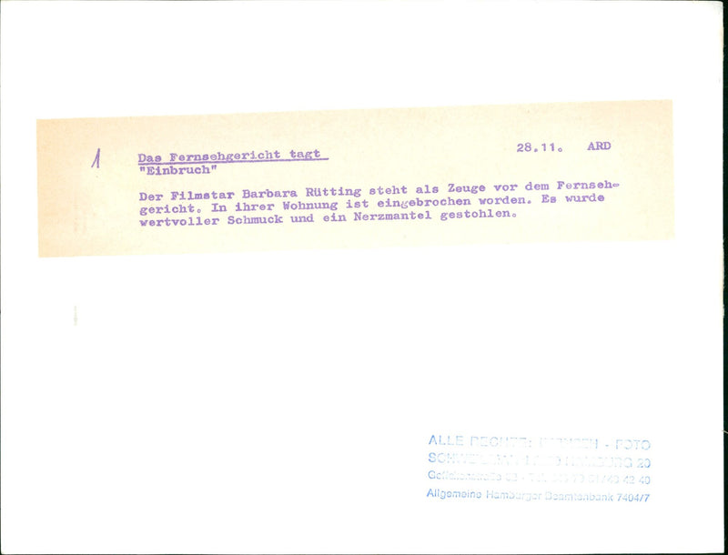 COURT MEETS BREACH MOVIE STAR BARBARA RUTTING STANDS FITNES - Vintage Photograph