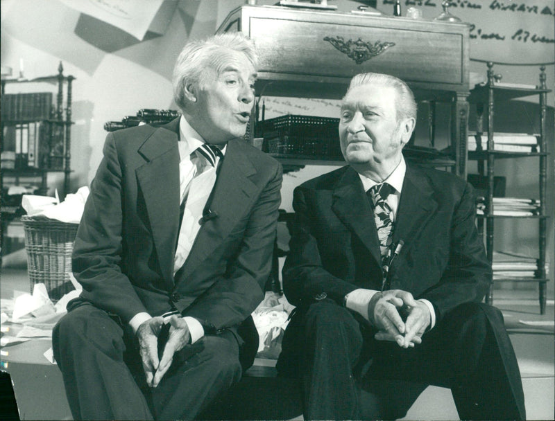 1979 HANN VERBATEN OLD ACQUAINTANCES SONGWRITER GUNTHER SCHWENN AND - Vintage Photograph