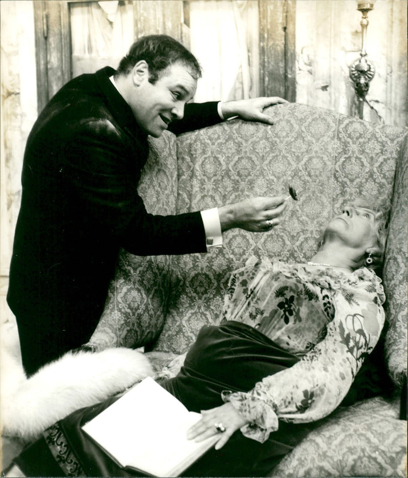 MARUD BLOOD TELEVISION PHOTO ALWAYS NEW OVERHASSINGS OFFERS MYSTERY HOUS - Vintage Photograph