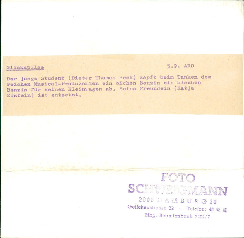 YOUNG STUDENT DIETER THOMAS HECK TAPS WHILE REFUELING RICH MUSICAL - Vintage Photograph