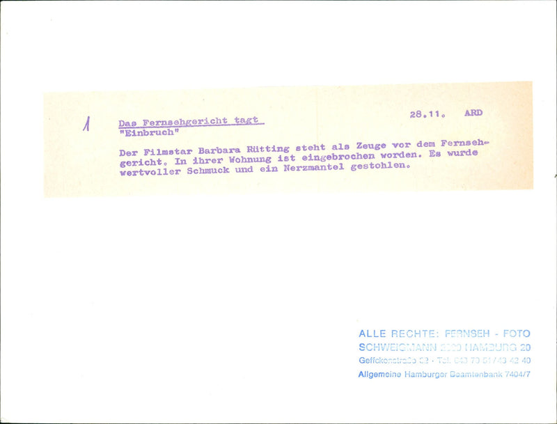 COURT TAGT BURGLARY MOVIE STAR BARBARA RUTTING STANDS FITNE - Vintage Photograph