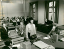 COURT MEETING BURGLARY MOVIE STAR BARBARA - Vintage Photograph