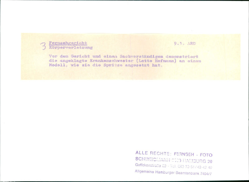 ACCUSED NURSE LOTTE DEMONSTRATES MODEL HOW SHE PUT - Vintage Photograph