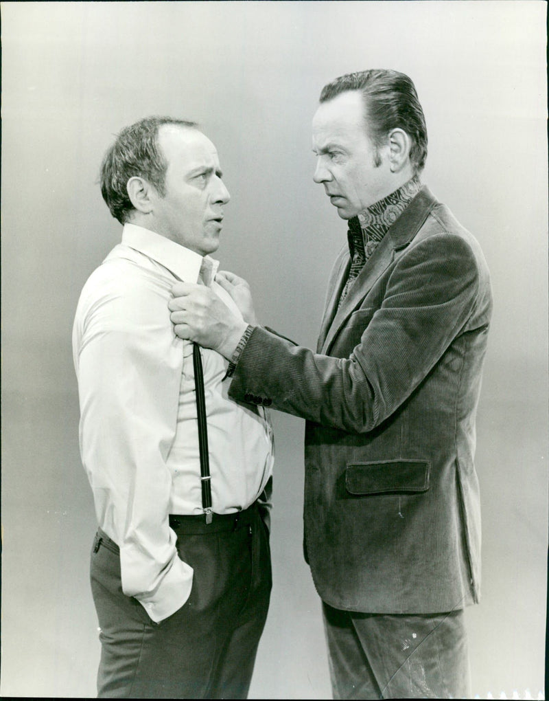 FUN THROUGH SKETCHES AND MUSIC JOHNNY REYK OFFICIAL - Vintage Photograph