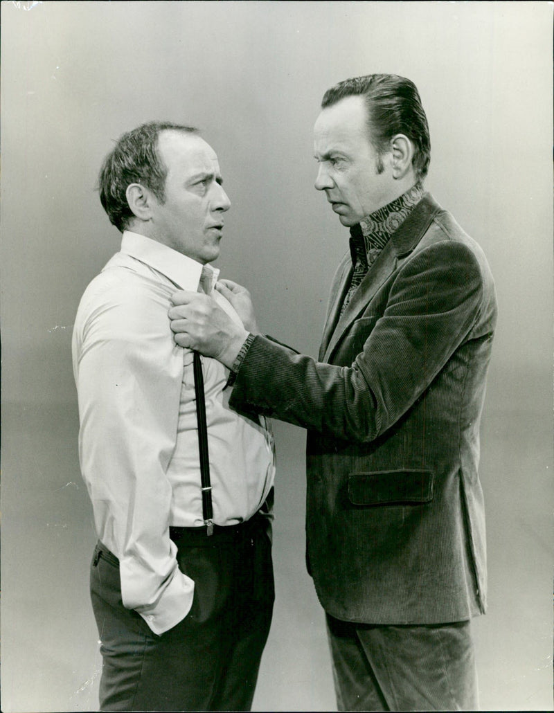 FUN THROUGH SKETCHES AND MUSIC JOHNNY REYK YAMAN - Vintage Photograph