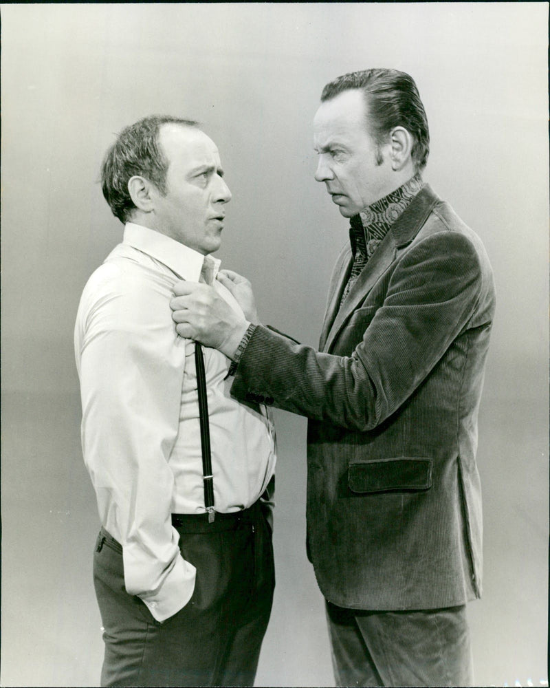 FUN THROUGH SKETCHES AND MUSIC JOHNNY REYK - Vintage Photograph