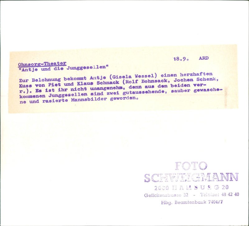 AUTJE ANTJE AND BACHELORS REWARD GETS GISELA WESSEL HEARTY - Vintage Photograph