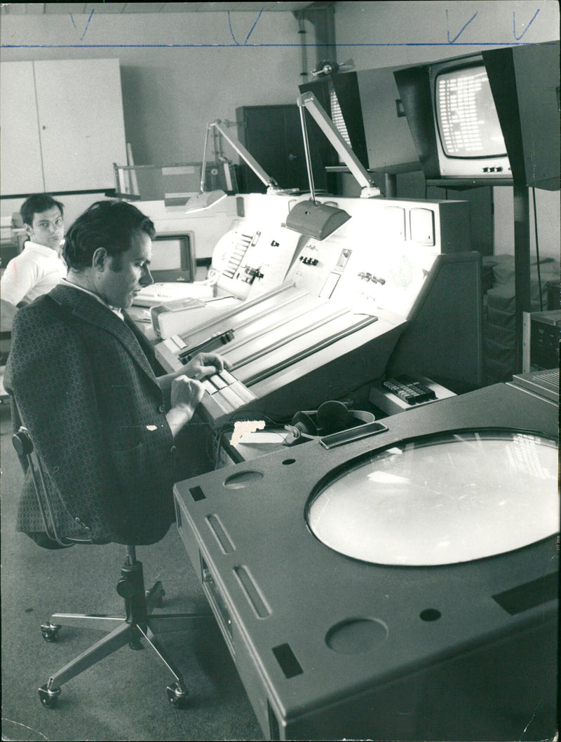 1973 TOWERCONTRO RADAR LAGE TRAFFIC CONTROLLERS AER HEART - Vintage Photograph