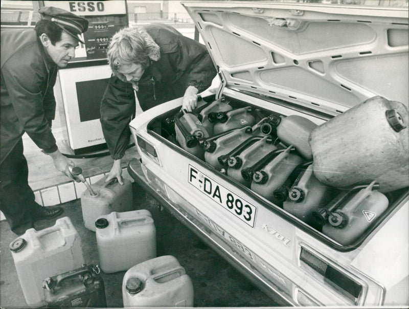 TANKSTE ESTELLE MOTI DRIVERS SEEM OPINION THAT SHOULD - Vintage Photograph