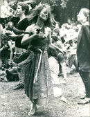 FRANCE SONGS PARK ERLAS ALBUM ERLA FRENCH SINGERSONGWRITER - Vintage Photograph