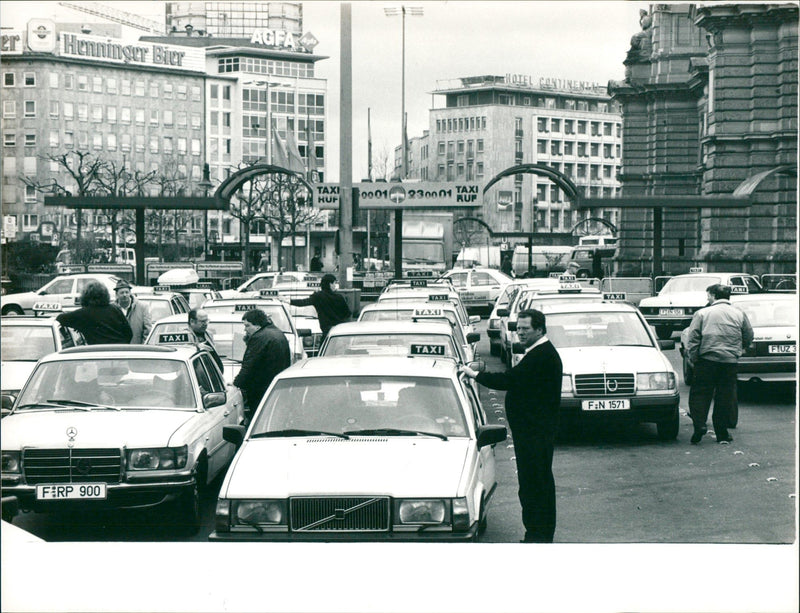 BAHUBA HAND COPYRIGLAT FILM PHOTO PRODUCTION WITTELSB - Vintage Photograph