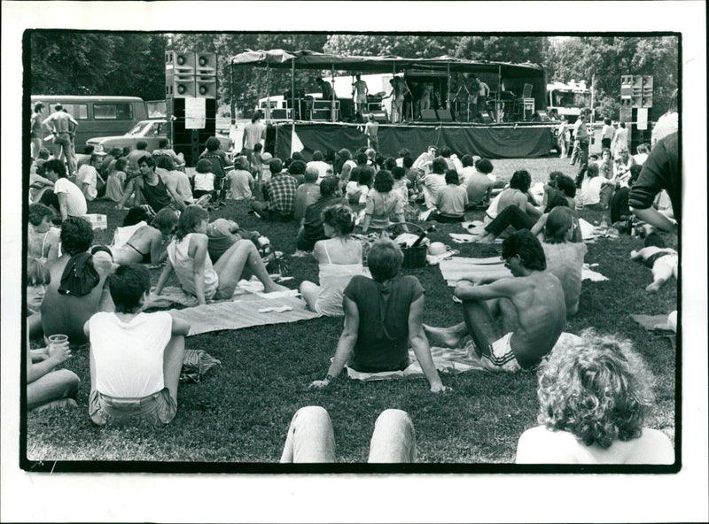 1985 MMERTI PARK PLAY SONGS PALLASKE LIEDERSIM MUSIC WIL - Vintage Photograph