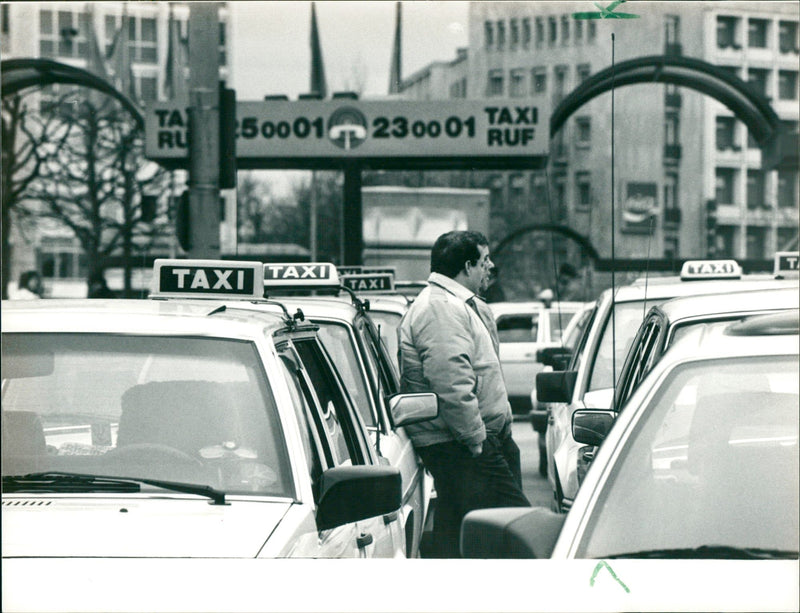 BAHUBA HAND FILM DIRECTED AND PRODUCED WIT - Vintage Photograph