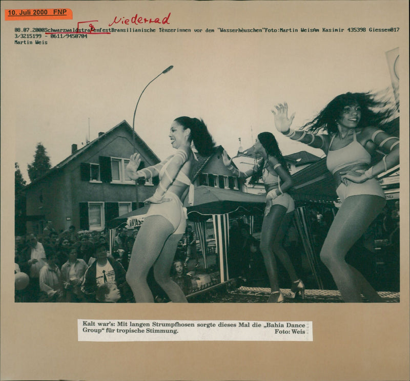 2000 "cold was" - Bahia Dance Group - Vintage Photograph