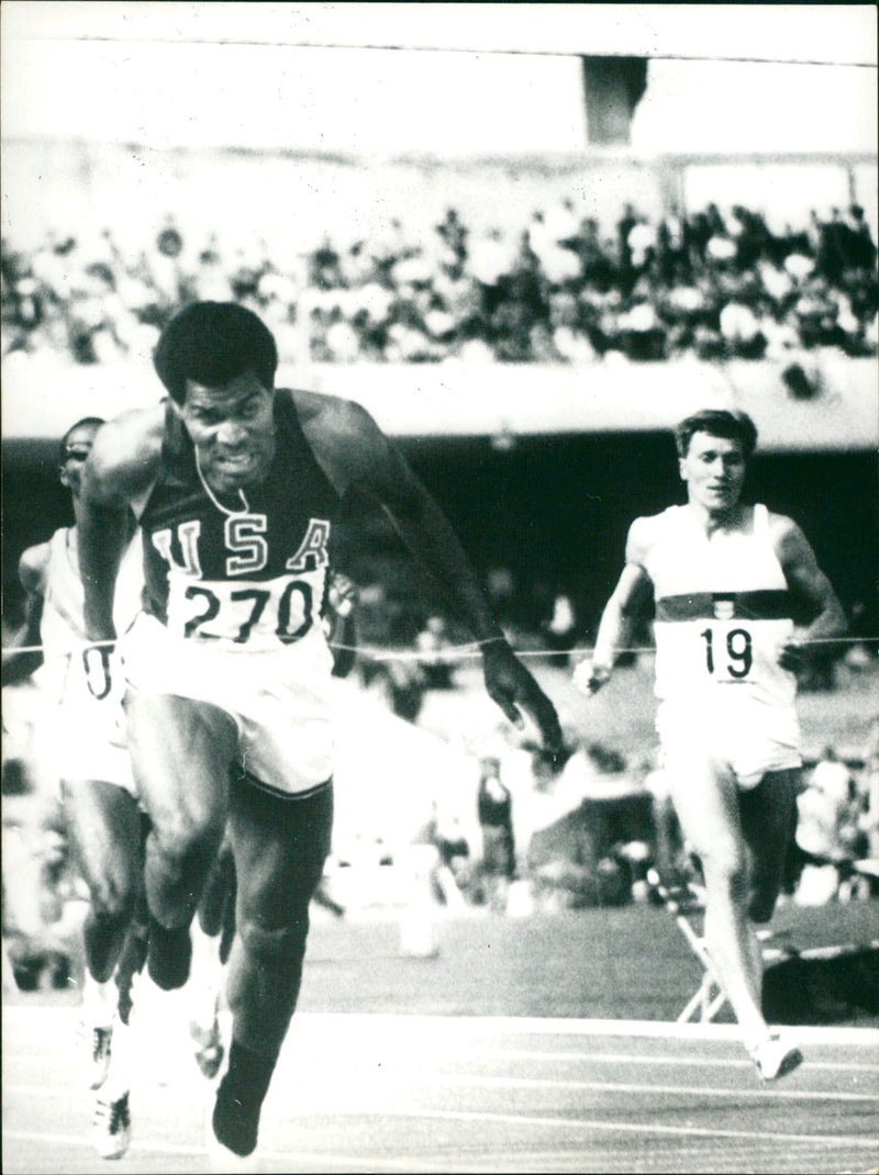 1968 MEXICO PIADE OVER METERS UNDER SECONDS ENDLAUL OLYMPIC GAMES - Vintage Photograph