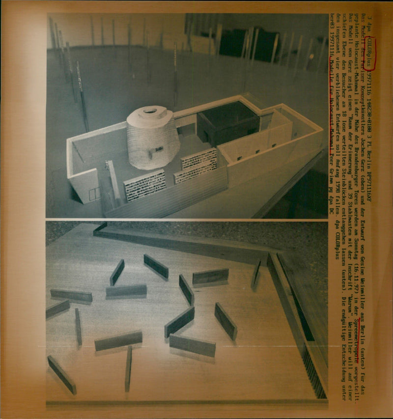 1997 BERLI DENKENLER DENK HOLOCAUST NAKUMAH MODEL PARISIAN CONCEPT - Vintage Photograph