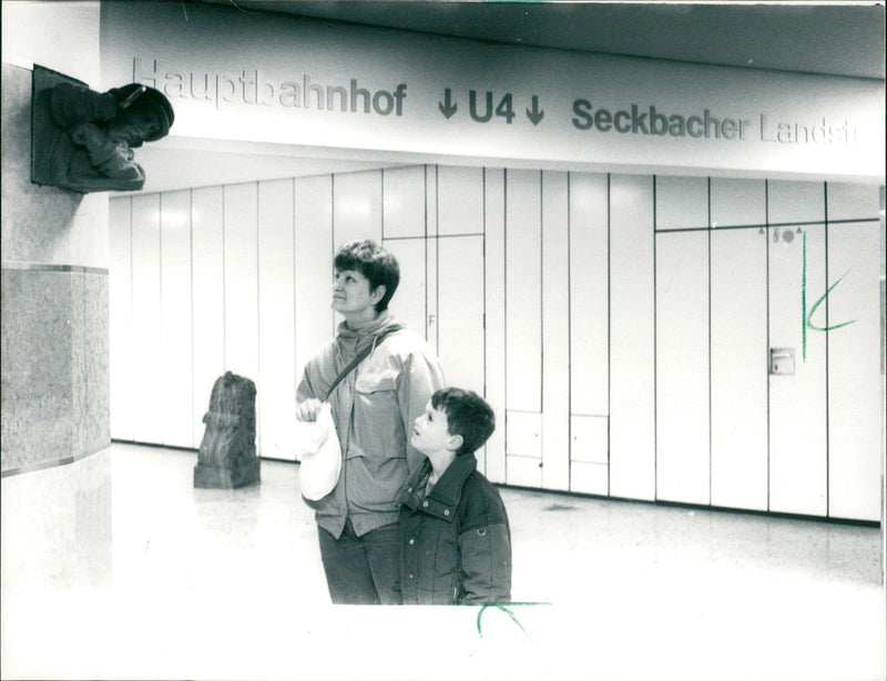 1988 HEAD BATHROOM CENTRAL STATION SECKBACHER TAU BAHN FILM - Vintage Photograph