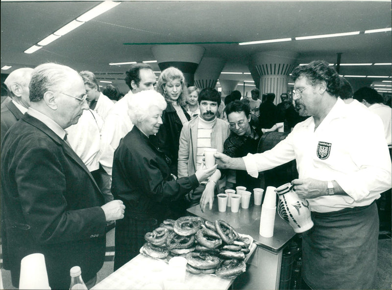 OPENING HOUSE HEERSTIE OPENING BERUBAH BOCHANKEINES FILM - Vintage Photograph