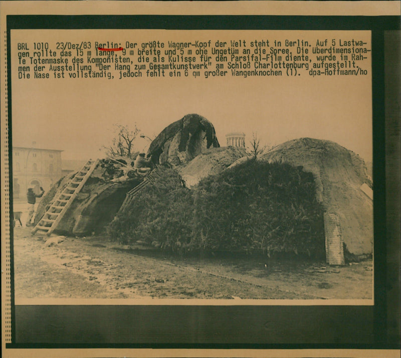 ENKMALER BRIDGE END MONUMENT BOLINBLE LASTWA DEATH MASK FILM - Vintage Photograph