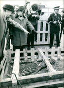 1984 BERCJPG GUTHMANNBALL MILLENNIUM COMPUTER SIMUL ARTIST MUSICIAN BRITISH PRESS - Vintage Photograph