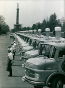 1968 BERCJPG GUTHMANNBALL MILLENNIUM COMPUTER SIMULA ROCK ARTIST MUSICIAN BRITISH - Vintage Photograph