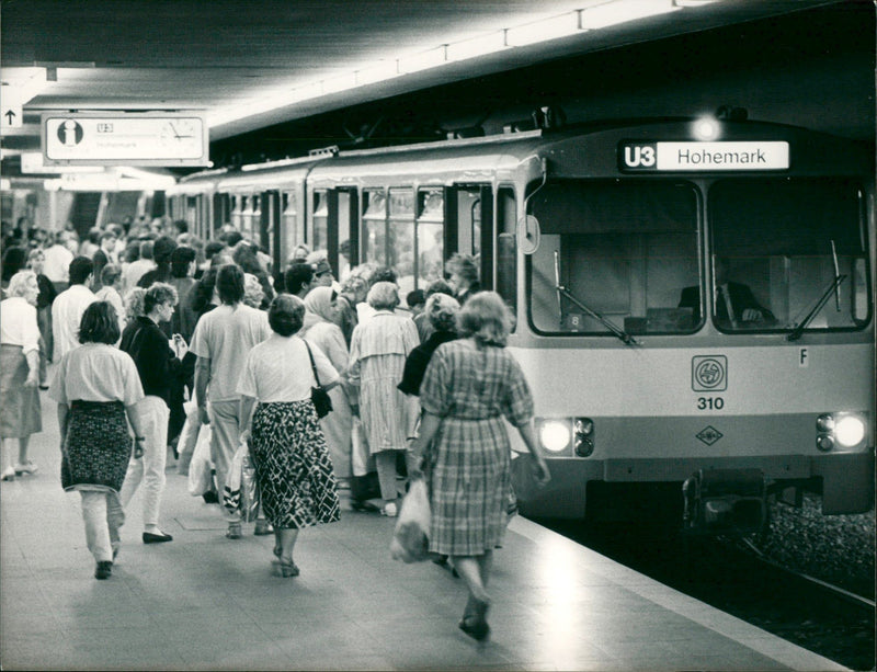 BAHN HOFE VERSCH LIFTS COMMUNITY RAILWAY STATIONS RAIL FILM - Vintage Photograph