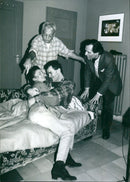 PEOPLE FOLK THEATER FRANKFURT ENGEL NAMED SCI MITT MUSICAL PLEASURE PLA - Vintage Photograph