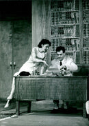 1997 PEOPLE VOLKTHEATER FRANKFURT AN ANGEL NAMED SCHMITT MUSICAL PLEAS PREMIERE - Vintage Photograph