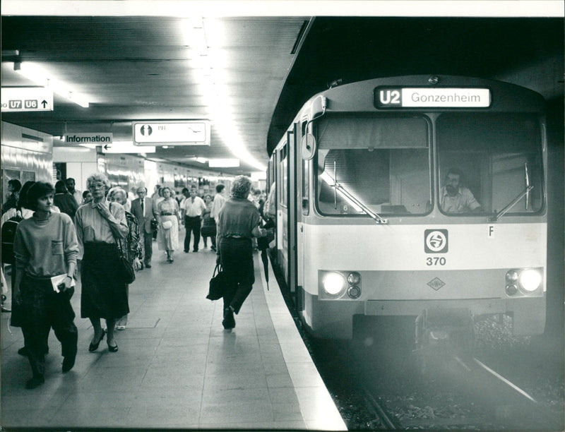 1988 HOFE VERSCH LIFTS COMMUNITY RAILWAY STATIONS FILM - Vintage Photograph