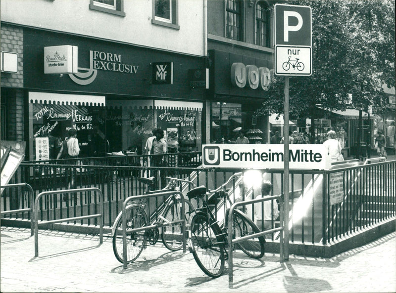 BAHN HOFE VERSCH LIFTS COMMUNITY RAILWAY STATIONS RAIL FILM - Vintage Photograph