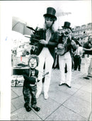 1988 MUSICIANS FESTIVAL OF STRAPPEN MUSICANTS OPERA PLATES ACS PICTURE JOURNAL - Vintage Photograph