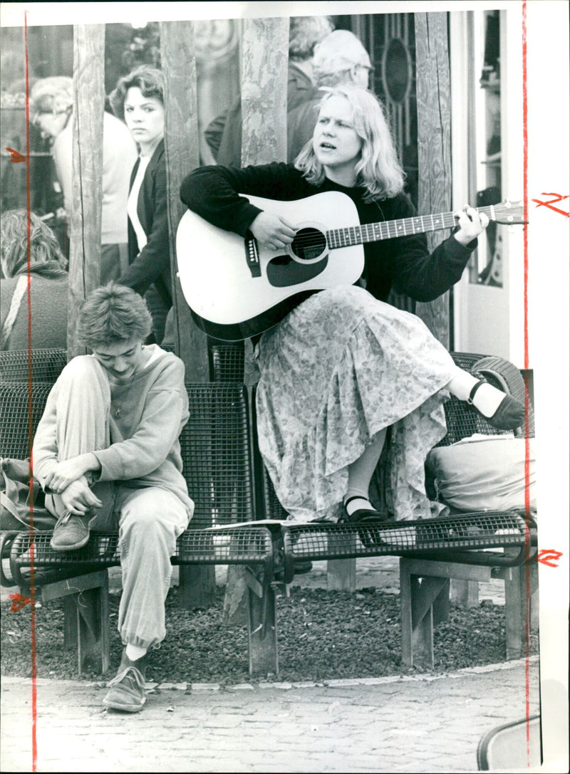 1981 MUSICIANS CREPASS FEM PARYS BAND MADE - Vintage Photograph