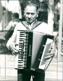 1984 MUSICIANS STREENMUSI KANT FAMILY TRAVELLI MICHAEL - Vintage Photograph