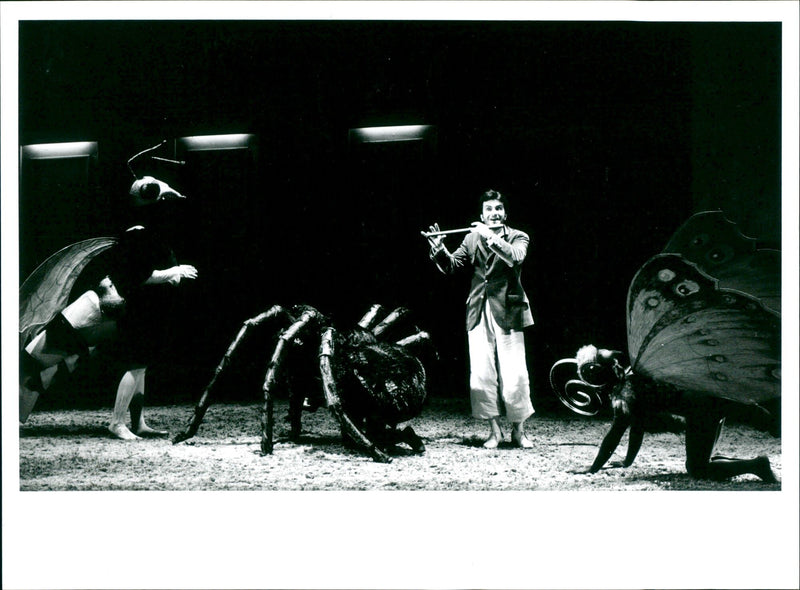 1998 THEATER OPERAS WOLFGANG AMADEUS MOZART THE ZAUBERFLOTE MUSICAL PREMIERE VERA - Vintage Photograph