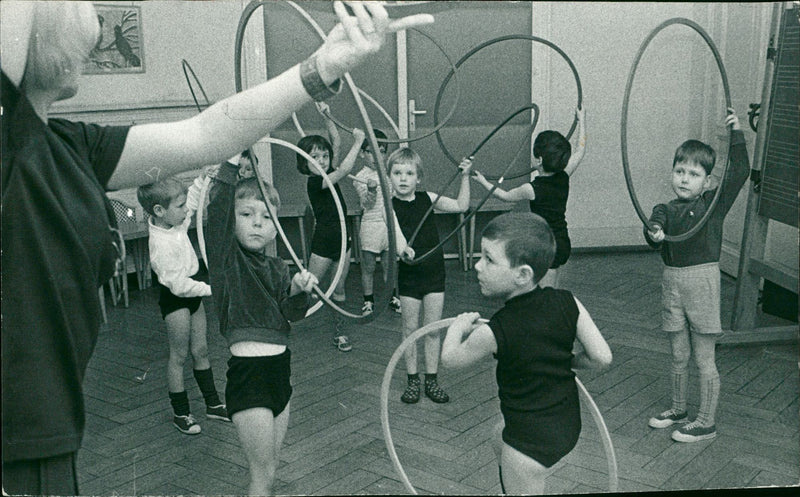 KELLERHOFRAEG WANTS TAKE MUSICAL EQUIPMENT LESSONS - Vintage Photograph